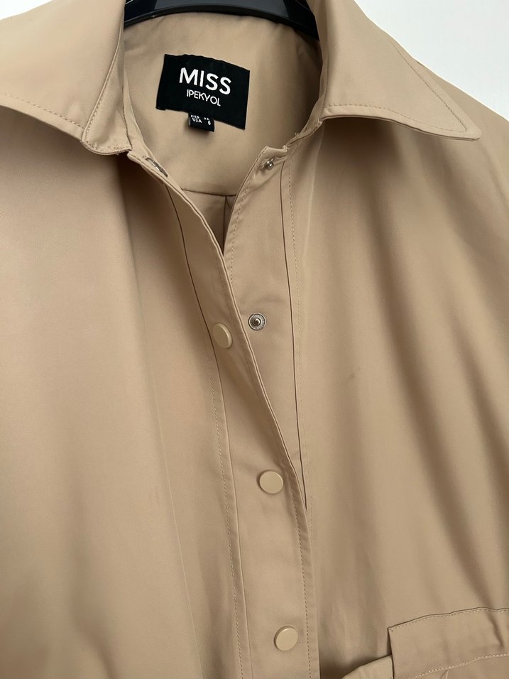 Bej Kuşaklı Kadın Trençkot - Görsel 3