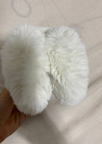 Beyaz Kürklü Kadın Kulaklık - Görsel 2