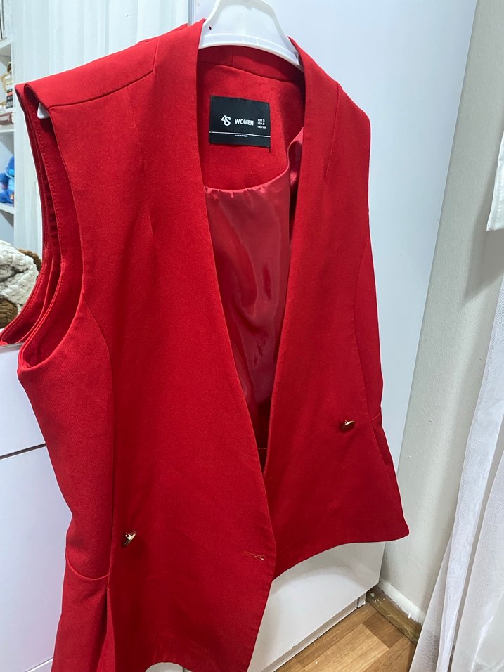Düğmeli Kırmızı Kadın Yelek - Görsel 2