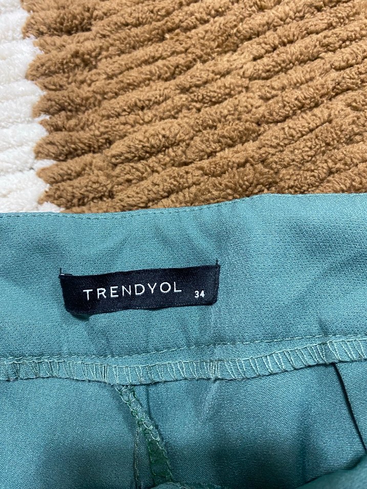 Düğmeli Pastel Kumaş Kadın Şort - Görsel 2