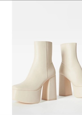 Bershka Beyaz Platform Topuklu Kadın Bot