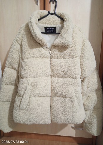 Beyaz Kadın Peluş Kışlık Ceket