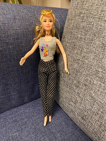 Barbie bebek