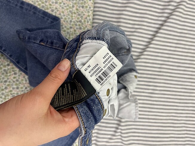 26 Beden mavi Renk mavi jean