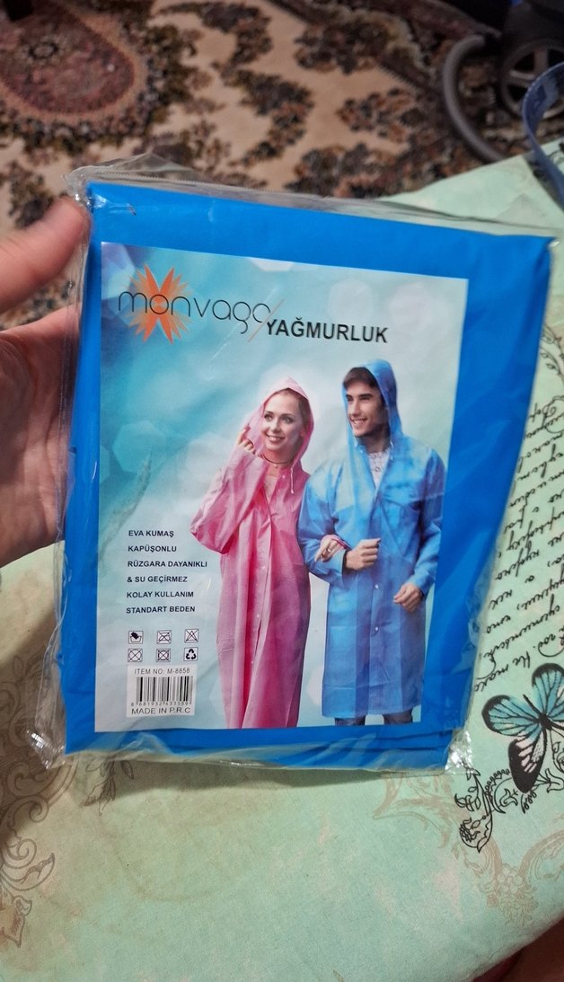 Kapüşonlu Mavi Baskılı Kadın Yağmurluk - Görsel 2