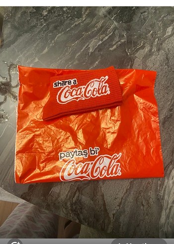 Diğer Kırmızı Coca-Cola