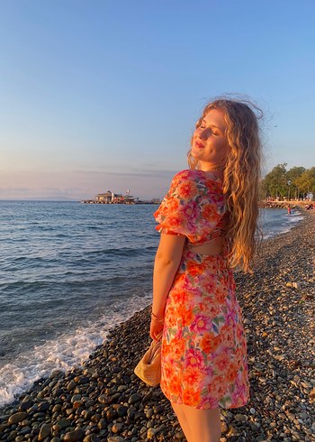 s Beden Çiçek Desenli Kalp Yaka Bohem Elbise