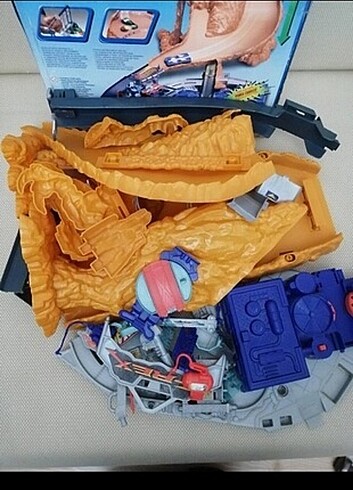  Beden Hot Wheels t-rex fırlatma seti