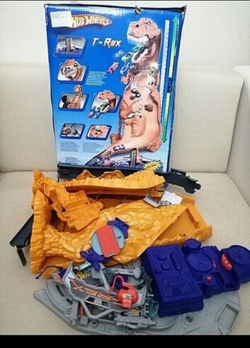 Hot Wheels t-rex fırlatma seti