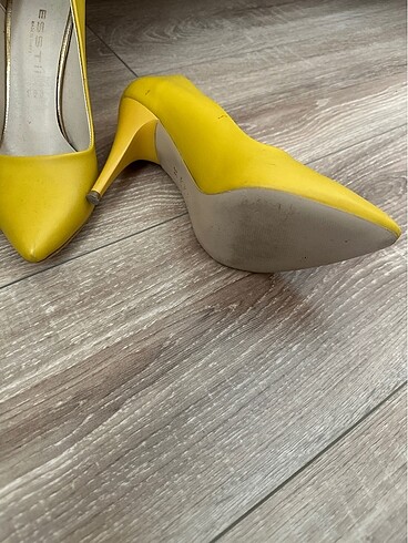 38 Beden Sarı stiletto
