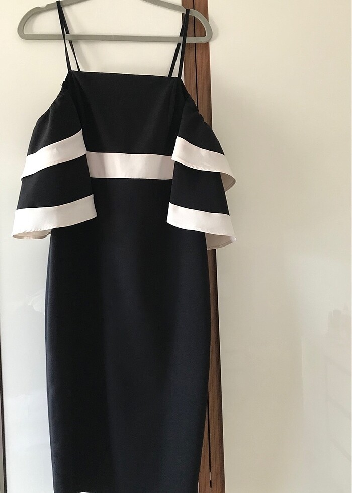 Trendyolmilla omuzu düşük  yırtmaçlı midi elbise - Görsel 2