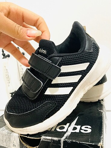 Adidas spor ayakkabı