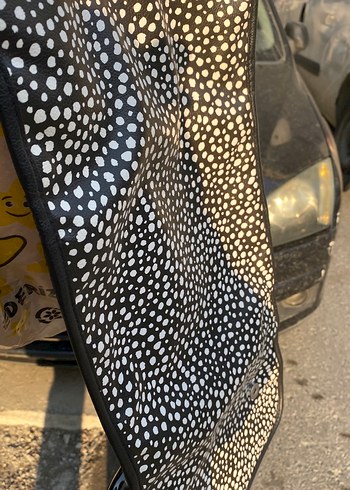 Tokalı Siyah Beyaz Puantiyeli Deri Çanta - Görsel 4