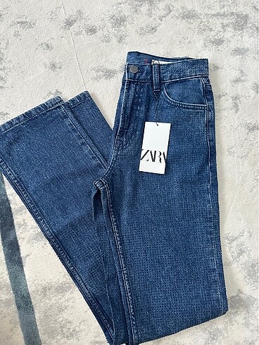 xs Beden Zara parlak taşlı jean