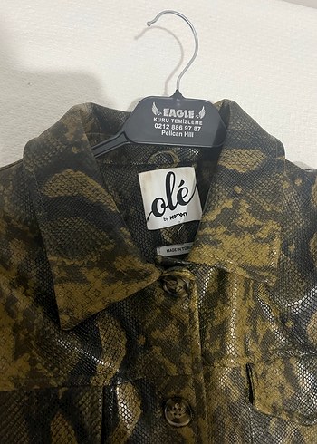 Deri Görünümlü Yılan Desenli Kemerli Midi Ceket - Görsel 4