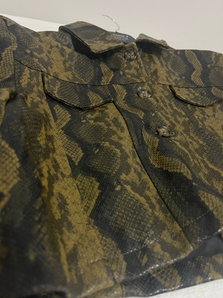 Deri Görünümlü Yılan Desenli Kemerli Midi Ceket - Görsel 3