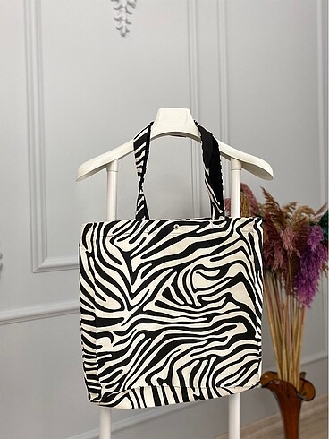 Diğer Zebra desenli kol çantası