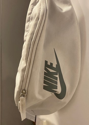 Nike Nike gri Beyaz Fermuarlı unisex Bel Çantası