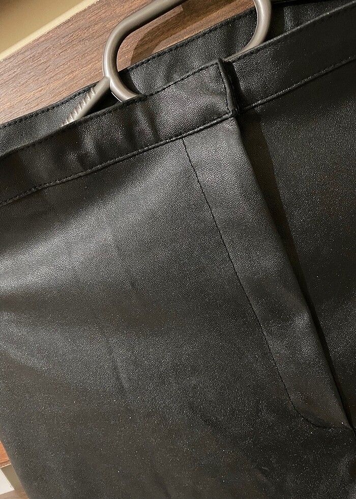 Siyah deri pantolon - Görsel 2