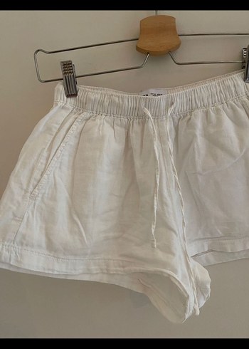 Bershka Beyaz Keten Mini Şort
