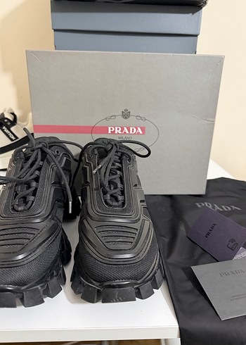 Prada 40