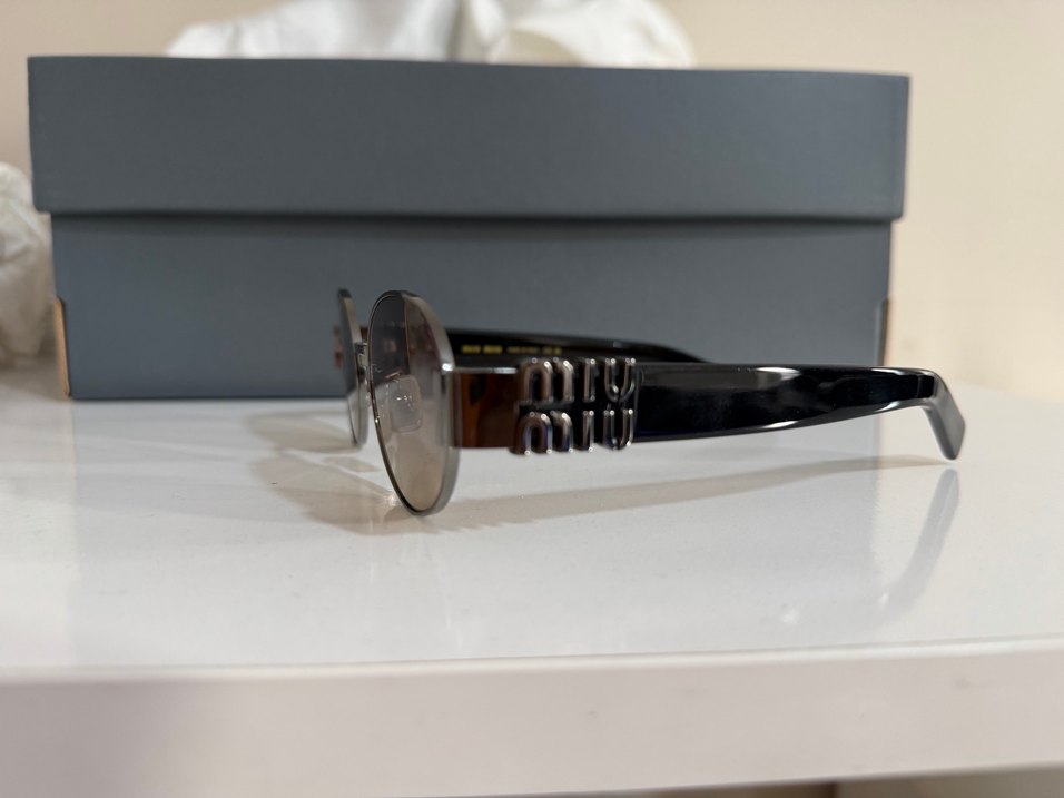 Miu Miu Güneş Gözlüğü - Görsel 4