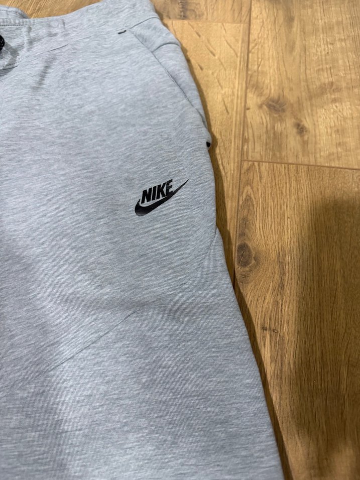 Gri Nike Tech Fleece Eşofman Altı - Görsel 2