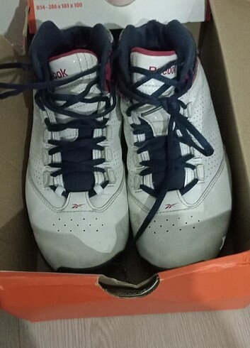 Reebok marka 34 numara basket ayakkabisi orjinal