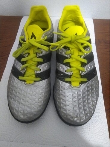 Adidas futbol ayakkabısı