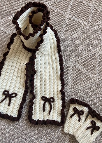 Kahverengi Kenarlı Beyaz Kadın Örgü Atkı ve Eldiven - Görsel 3