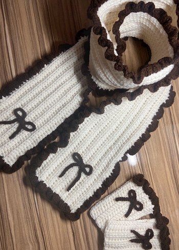 Kahverengi Kenarlı Beyaz Kadın Örgü Atkı ve Eldiven - Görsel 2