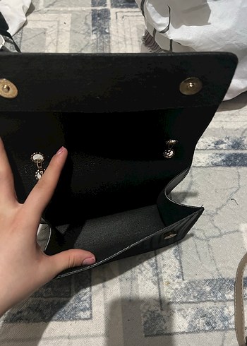 Siyah Deri Kabartmalı Kadın Çanta - Görsel 3