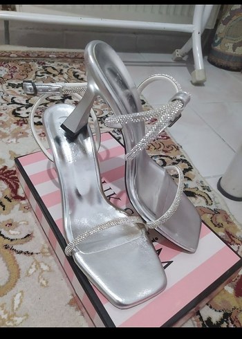 Taşlı İnce Topuklu Kadın Abiye Ayakkabı - Görsel 3