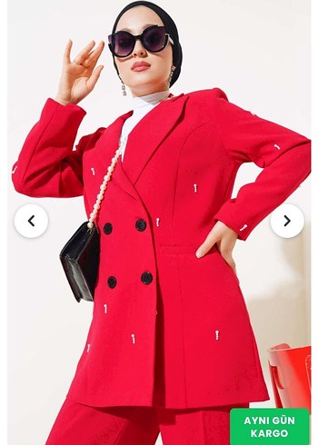 Kırmızı Taşlı Kadın Uzun Ceketli Takım - Görsel 2