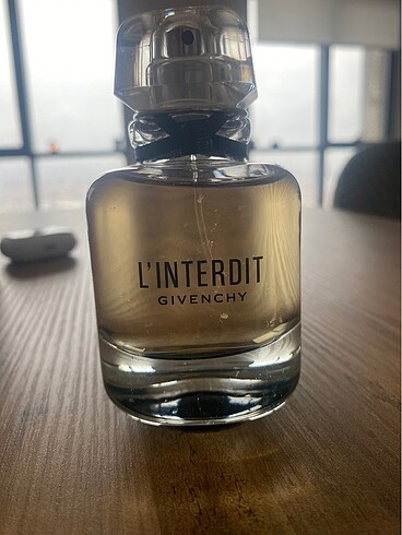 Givenchy L?interdit