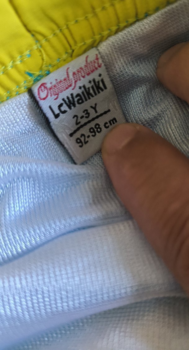 Mavi Erkek Şort, Sarı Detaylı, Kemerli - Görsel 3