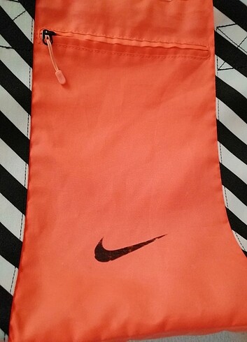  Beden Nike orjinal kol çantası 