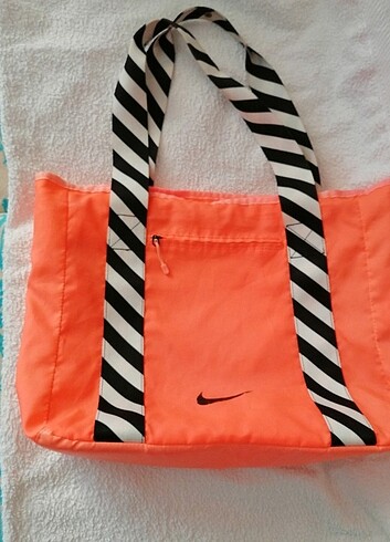 Nike orjinal kol çantası 