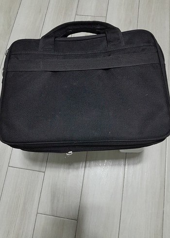 laptop  ve seyahat  Çantası - Görsel 2
