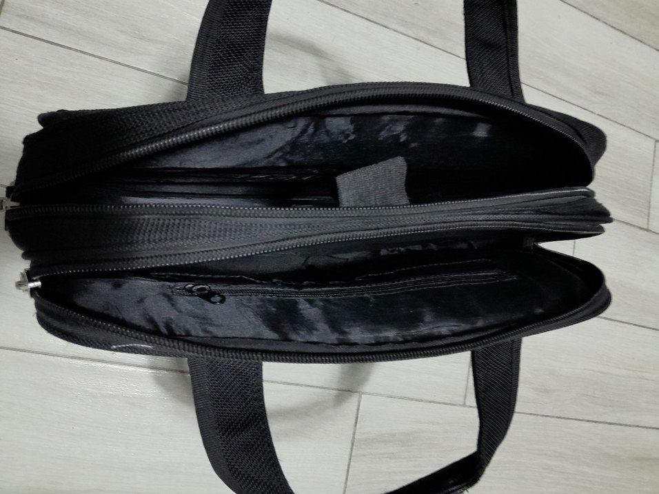 laptop  ve seyahat  Çantası - Görsel 4