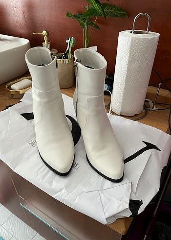 Beyaz Deri Stiletto Topuklu Kadın Bot - Görsel 2