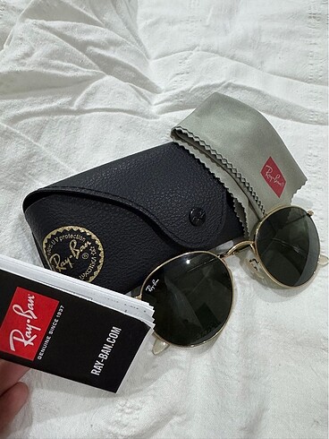 rayban güneş gözlüğü ve vouge gözlük