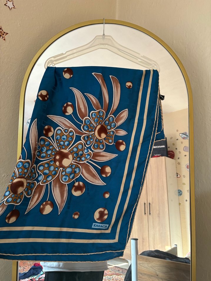 Mavi Bohem Çiçek Desenli İpek Eşarp - Görsel 2