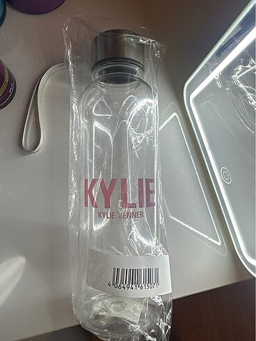 Kylie Jenner/Cosmetics Suluk matara