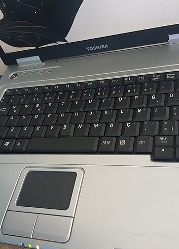  Beden Renk Toshiba Eski Laptop 