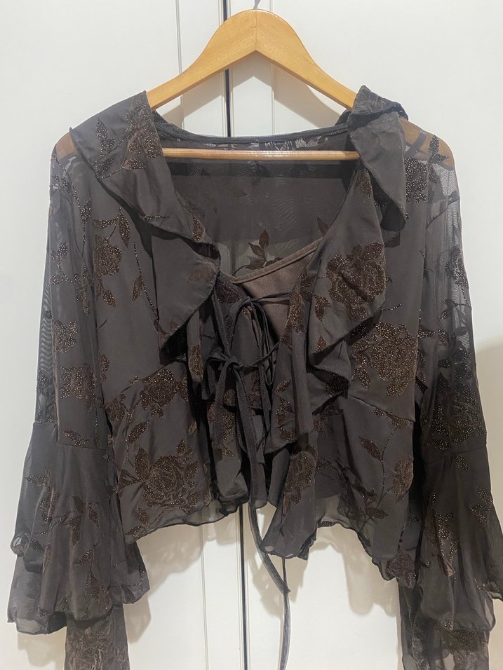 Kahverengi Nakışlı Fırfırlı Uzun Kollu Bluz - Görsel 2