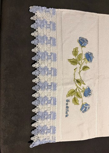 Nakışlı Beyaz Havlu Mavi Detaylı - Görsel 2