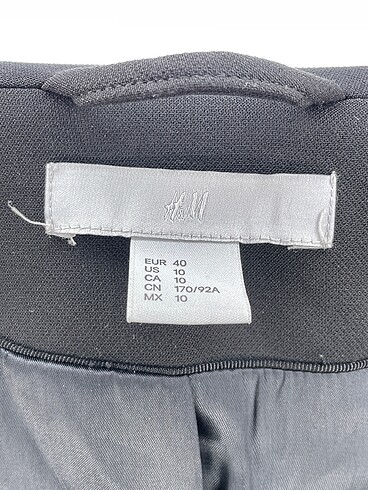 40 Beden siyah Renk H&M Kaban %70 İndirimli.