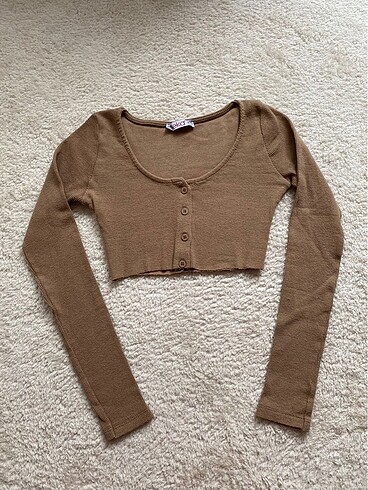 Bershka bej uzun kollu hırka crop