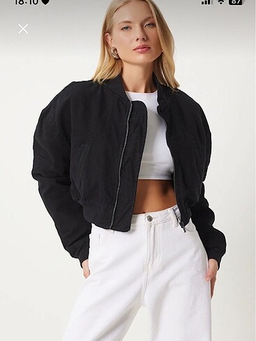 s Beden siyah crop bomber ceket